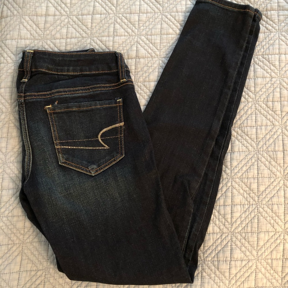 AE distresses skinny jeans